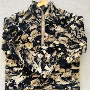 Nike ACG Canwell Glacier Sherpa Jacket
HJ2683-297 Beige Black Men's Size XS